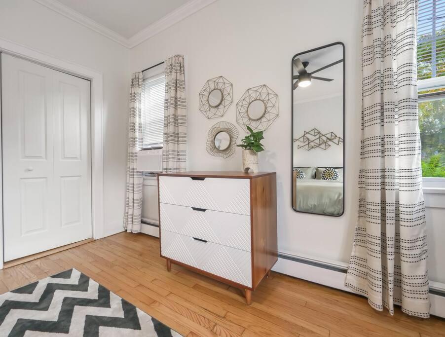 Midcentury Mod Suite, Hudson River/Mt Beacon Views Newburgh Exteriör bild